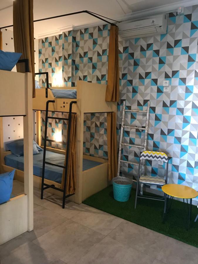 Beach Hut Hostel Кута Екстер'єр фото