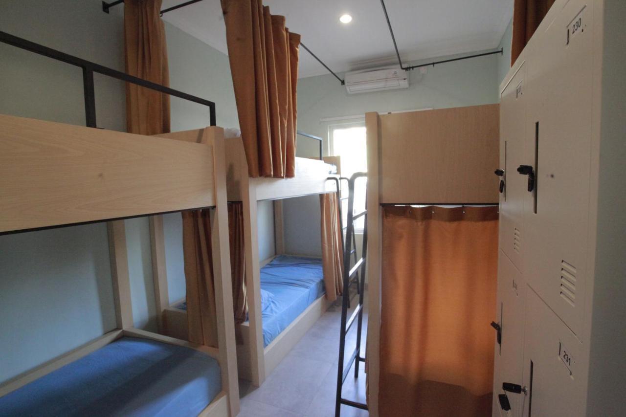 Beach Hut Hostel Кута Екстер'єр фото