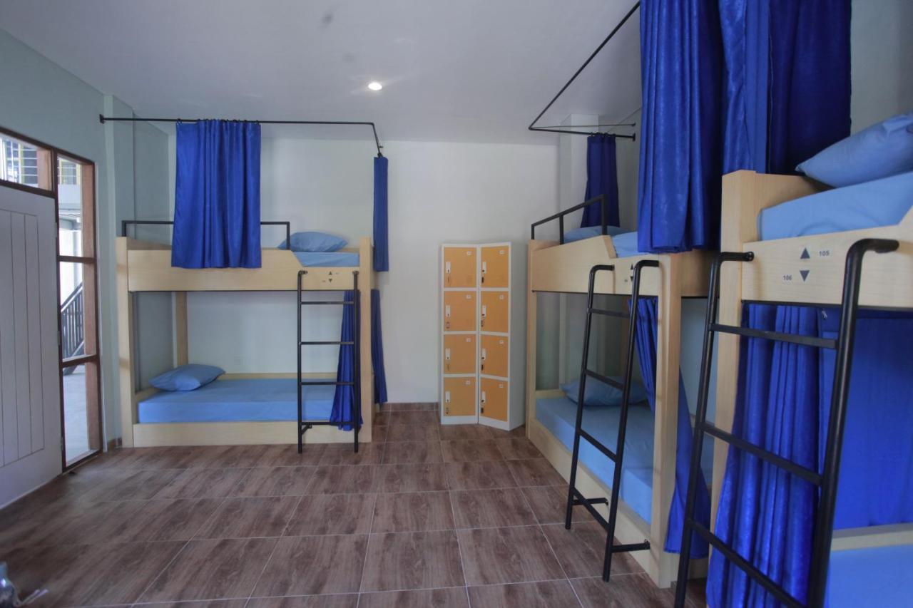 Beach Hut Hostel Кута Екстер'єр фото