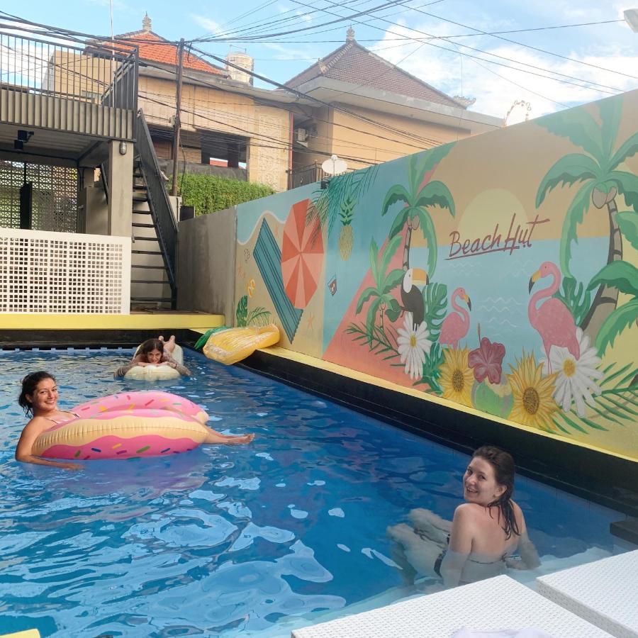 Beach Hut Hostel Кута Екстер'єр фото